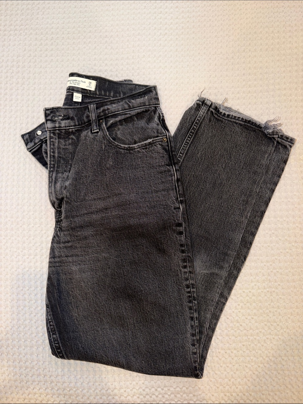 Abercrombie & Fitch Ultra High Rise 90s Straight Jean